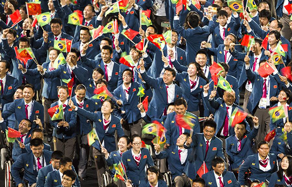 9月7日，中国体育代表团在开幕式上入场。当日，第十五届夏季残疾人奥林匹克运动会开幕式在巴西里约热内卢马拉卡纳体育场举行。新华社记者肖艺九摄
