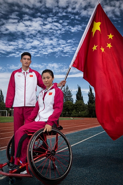 里约残奥会中国体育代表团礼服及领奖服发布
