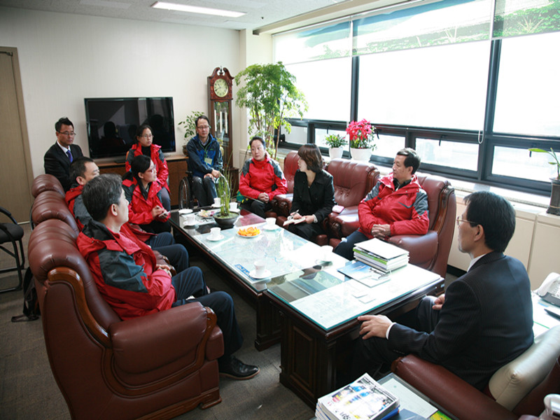 图为北京代表团与大邱职业能力开发院进行交流座谈现场
