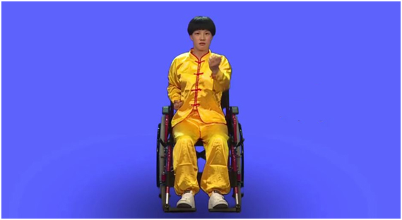 图为：轮椅武术操