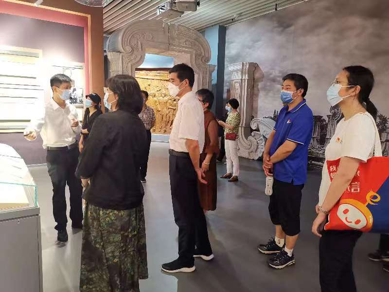 北京市残疾人联合会-社就中心党支部赴第一历史档案馆参观