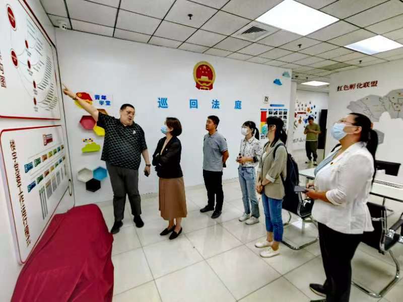 北京市残疾人联合会-示范中心党支部与北京农学院党支部联合开展“感悟思想伟力 投身首都实践”主题党日活动