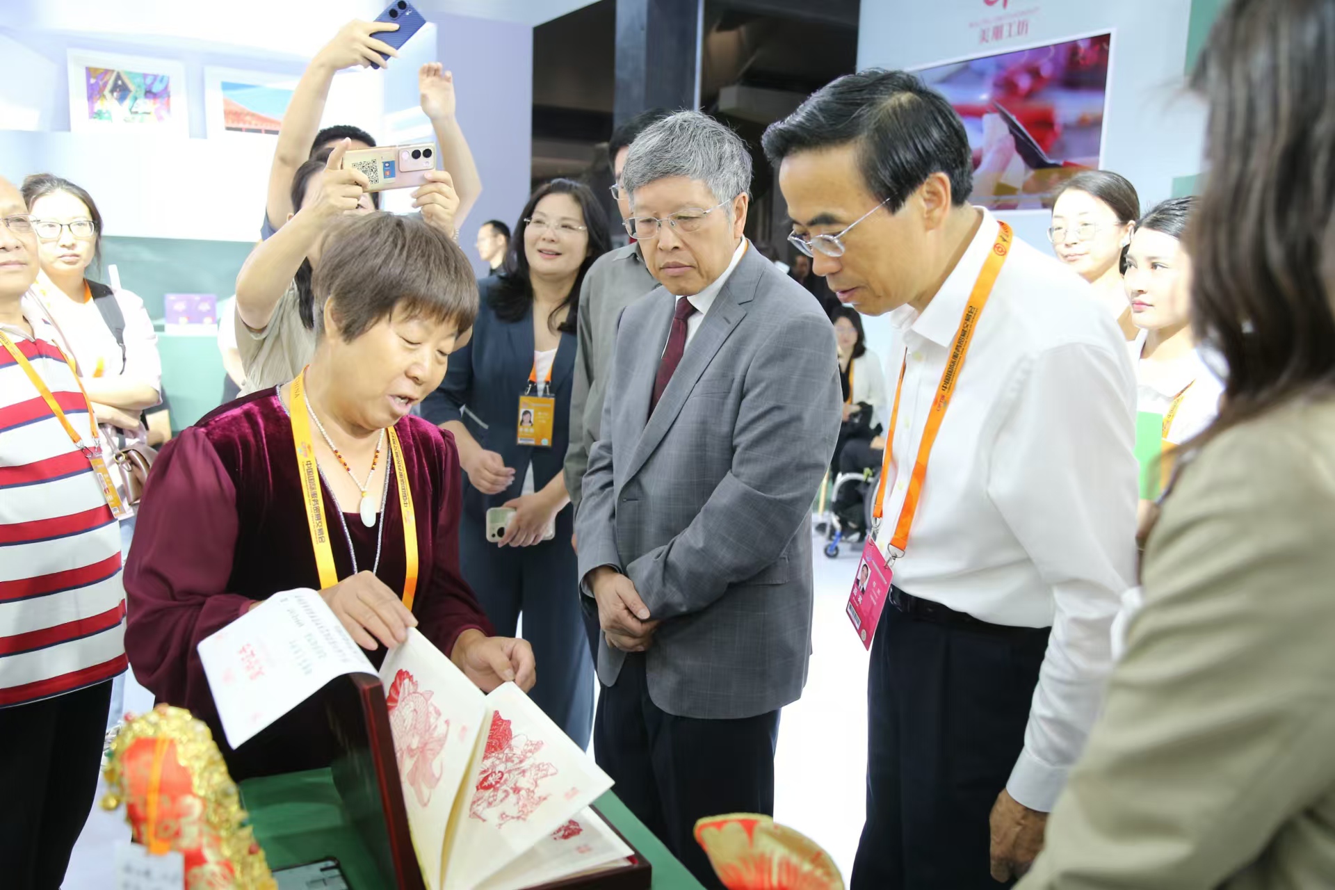 北京市残疾人联合会- 中国残联主席程凯一行参观中国国际服务贸易交易会“科技助残 共享美好生活”主题展区 北京市残疾人联合会- 中国残联主席程凯一行参观中国国际服务贸易交易会“科技助残 共享美好生活”主题展区