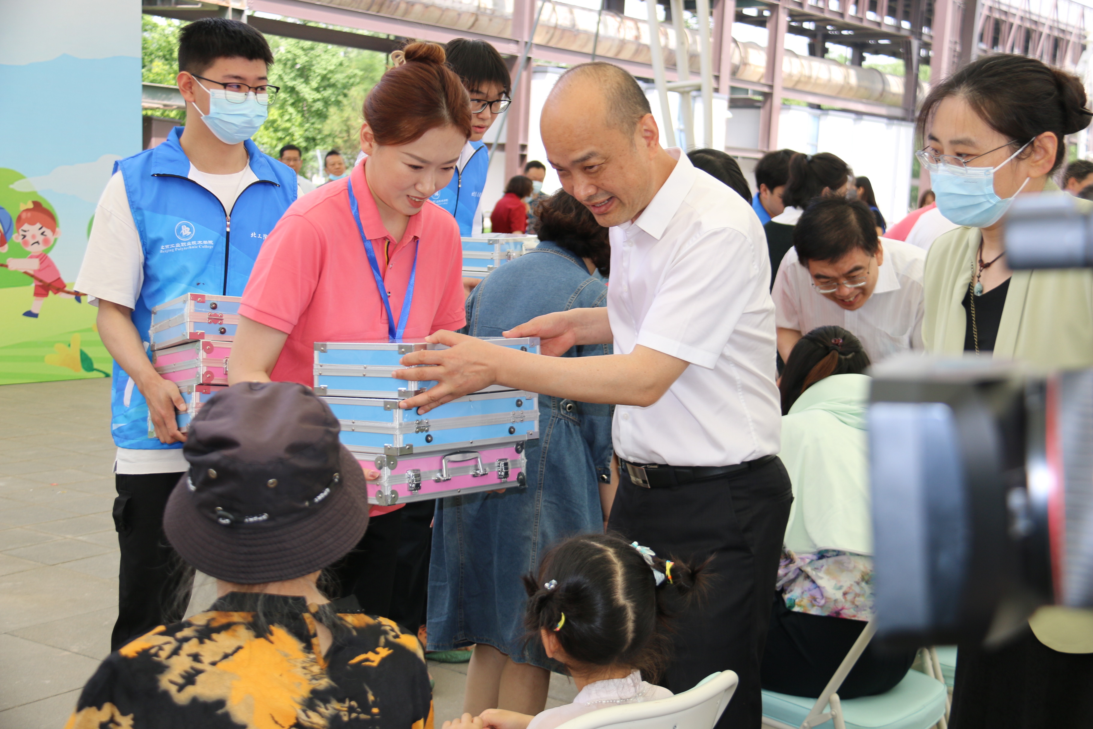 北京市残疾人联合会-北京市残联举办“我运动 我健康 我快乐” 残疾儿童庆“六一”趣味运动会