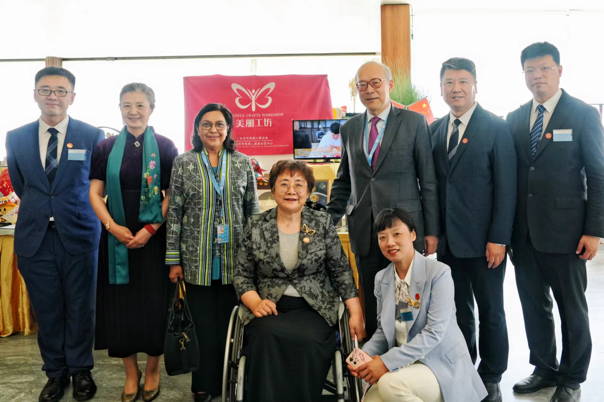 北京市残疾人联合会-汇爱残疾人手工艺品首次走出国门亮相“亚洲文化节” 