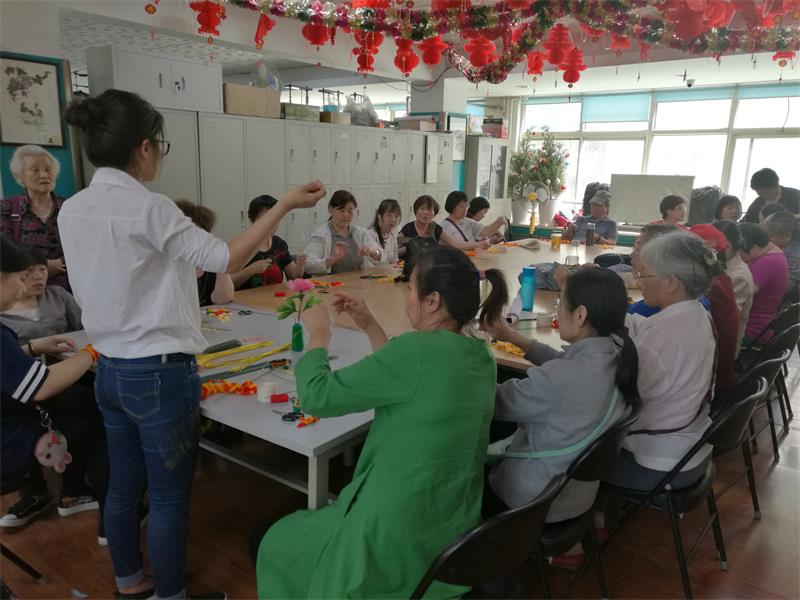 北京市残疾人联合会-朝阳区酒仙桥街道手工丝网花培训班开班