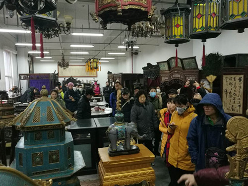 北京市残疾人联合会-海淀区中关村街道残联开展怀柔影视城康复行走训练活动