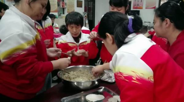 北京市残疾人联合会-丰台区马家堡街道残联开展冬至迎新年主题生日会活动
