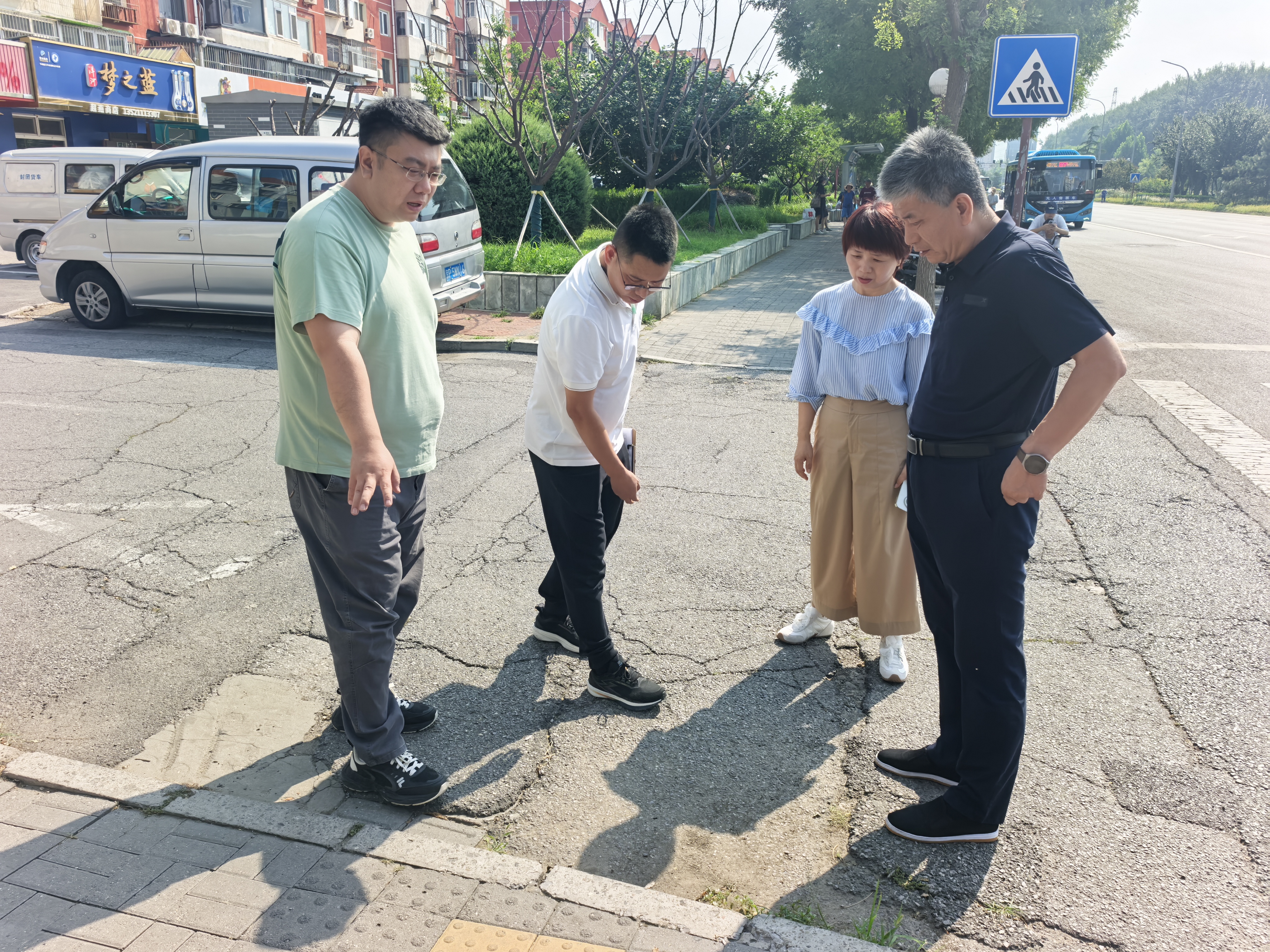 图为检查现场