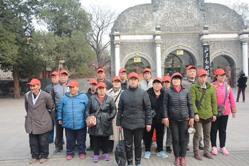 北京市残疾人联合会-大兴区北臧村镇职康站组织残疾人参观北京海洋馆