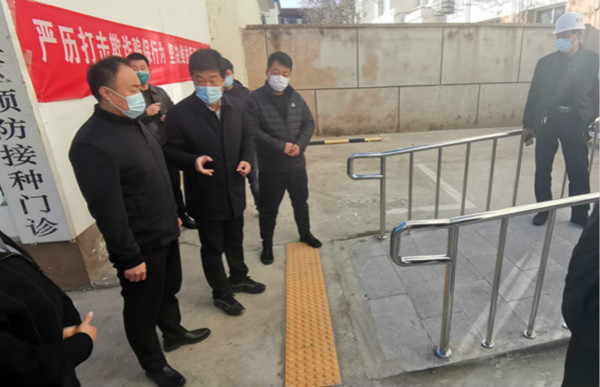北京市残疾人联合会-平谷区副区长付湘生检查验收区无障碍环境建设工作