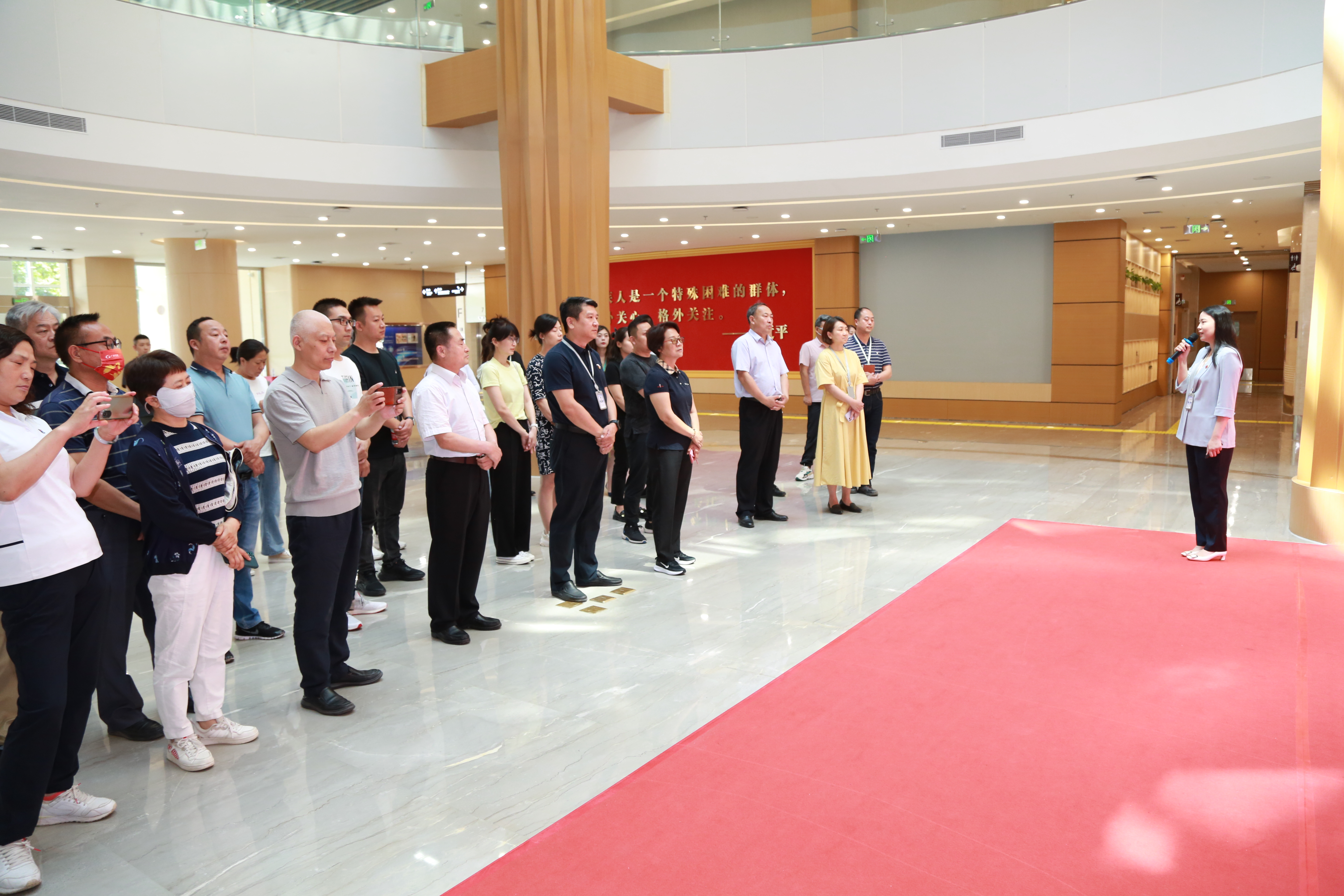 图为会议现场