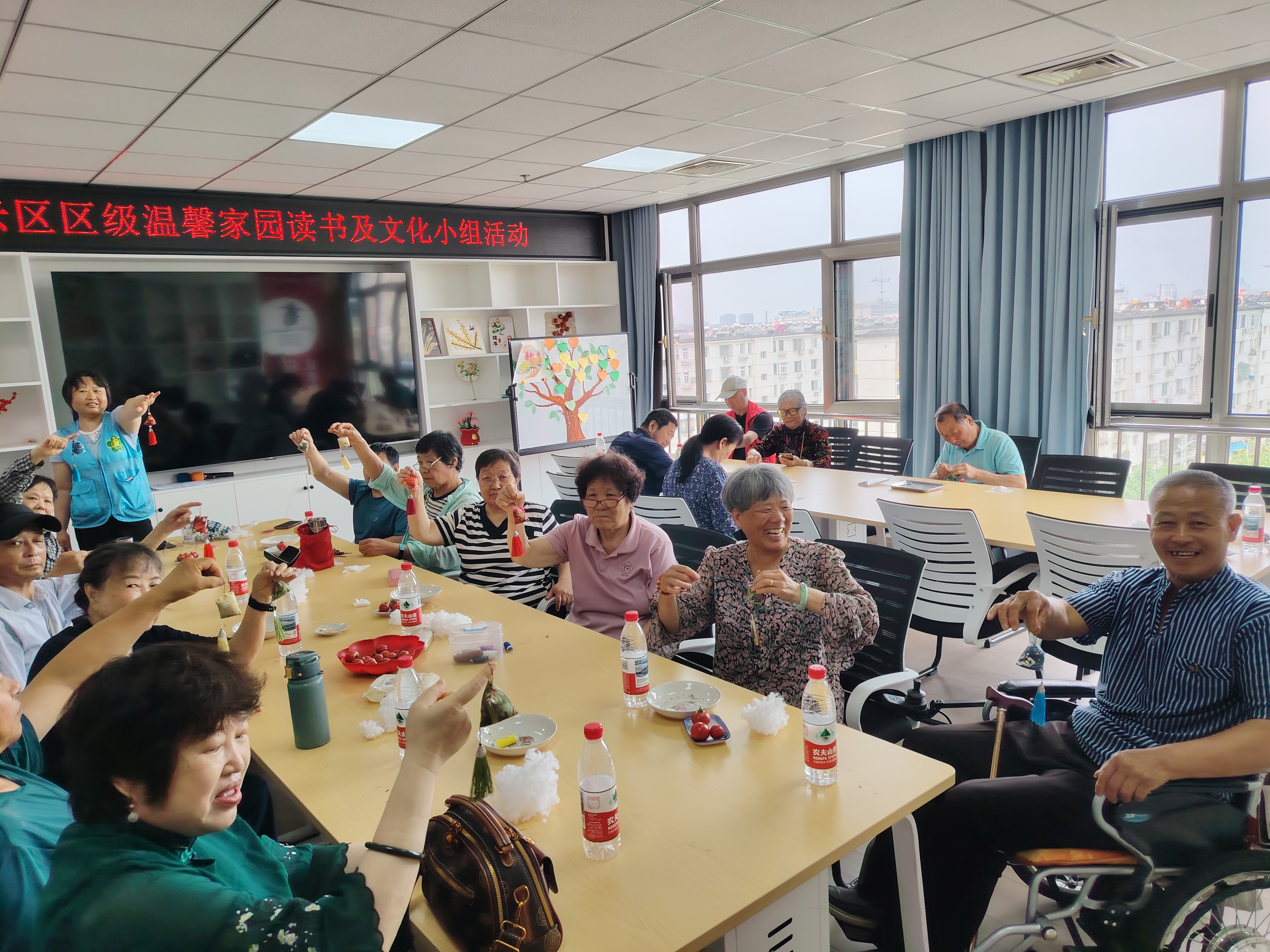 图为活动现场
