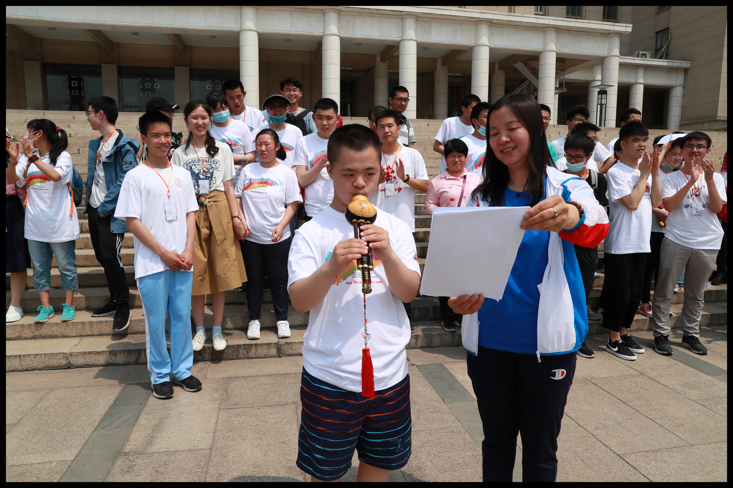 图为会议现场