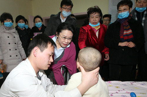 北京市残疾人联合会-中国残联张海迪主席到朝阳区看望孤残儿童并调研残疾人康复托养工作