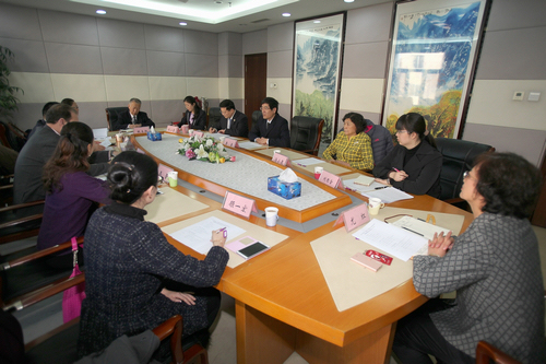 图为社会保障和社会服务高级培训工作会谈