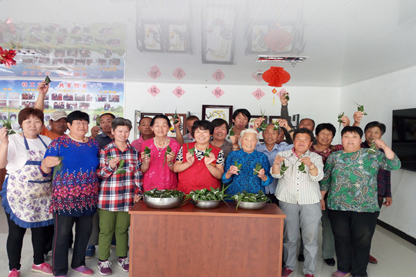 图为活动现场