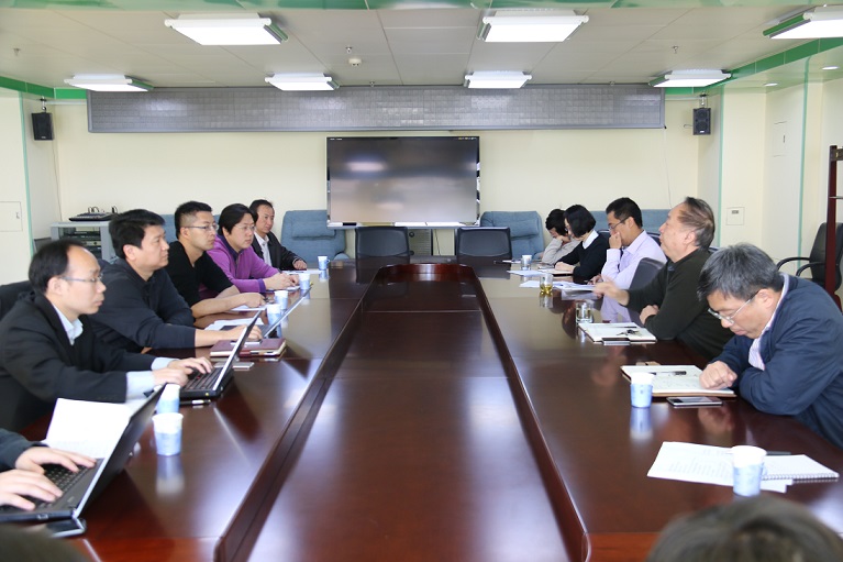图为社服中心、康复部、康复指导中心相关人员座谈