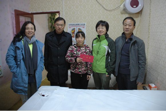图为慰问现场