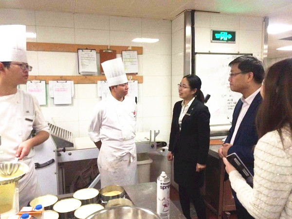 实地了解大学生实习情况