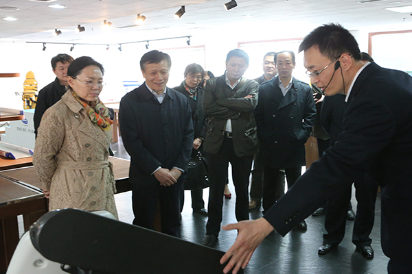 戴卫副秘书长视察市辅助器具资源中心