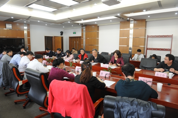 图为座谈会现场