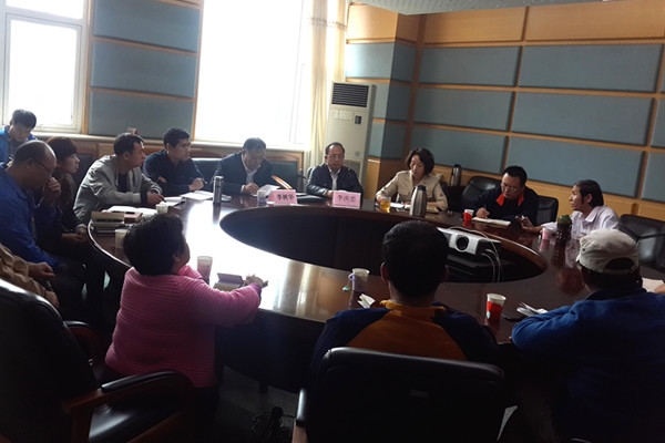 图为座谈会现场