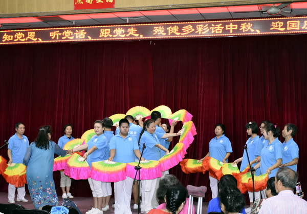 图为活动现场