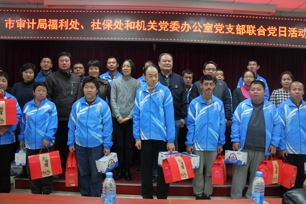 图为活动现场