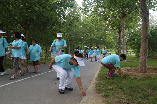 图为活动现场