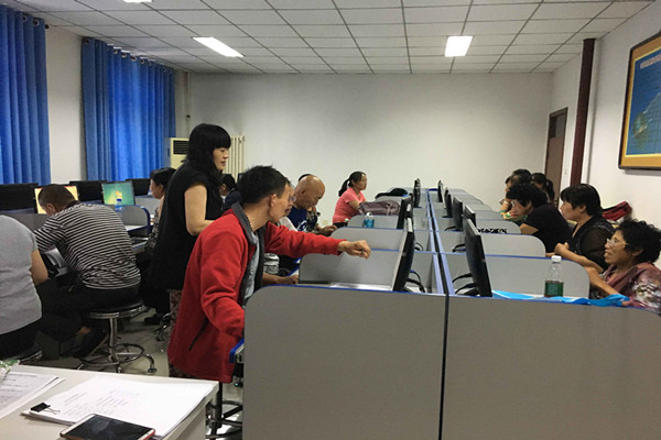 图为活动现场