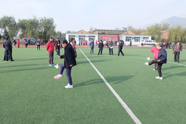 图为比赛现场