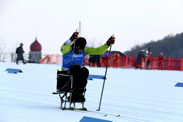 图为越野滑雪赛场—郑鹏