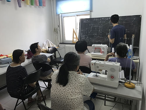 残疾人裁剪缝纫技能工作室